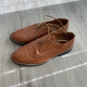 Wingtip dress shoes